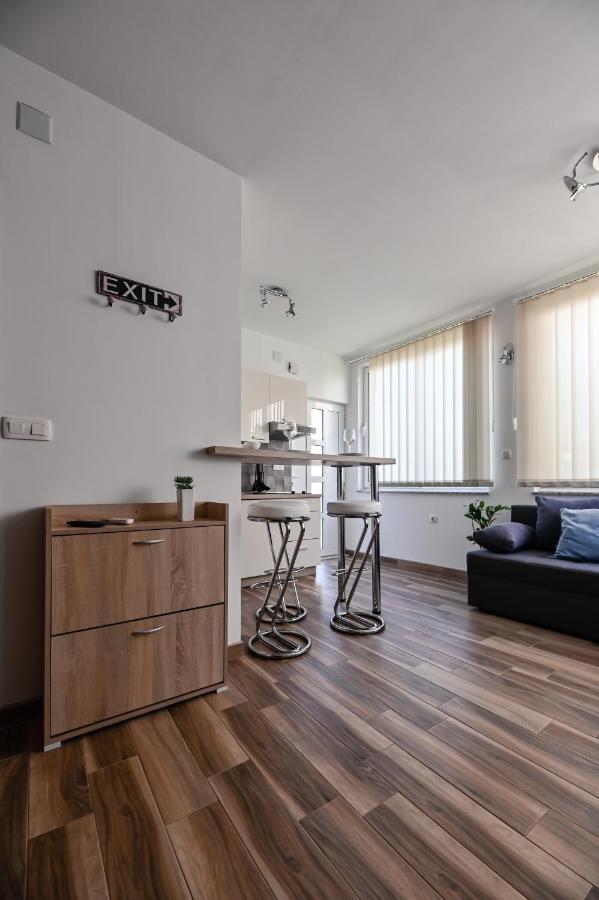 Remi Apartment Sukosan Bagian luar foto