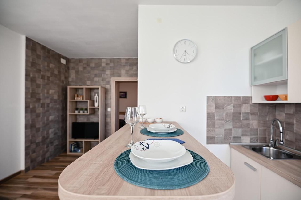 Remi Apartment Sukosan Bagian luar foto